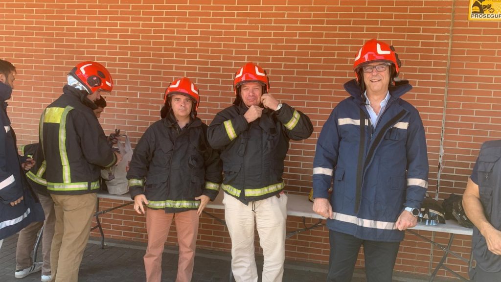 Los profesores asisten a un Curso de Extinción de Incendios en Andel 7