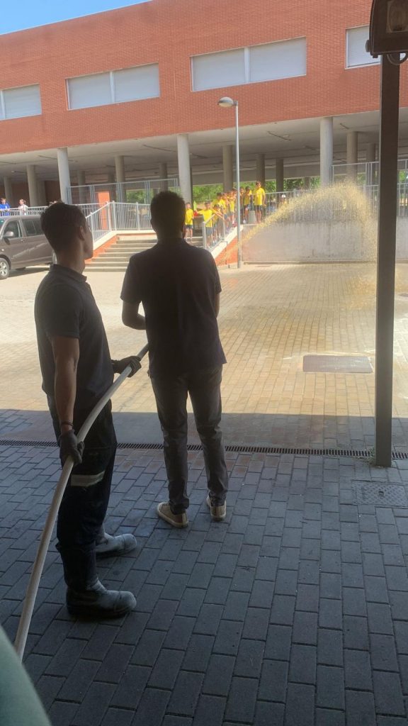 Los profesores asisten a un Curso de Extinción de Incendios en Andel 9