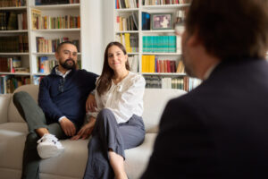 Padres de Andel son acompañados por un tutor.