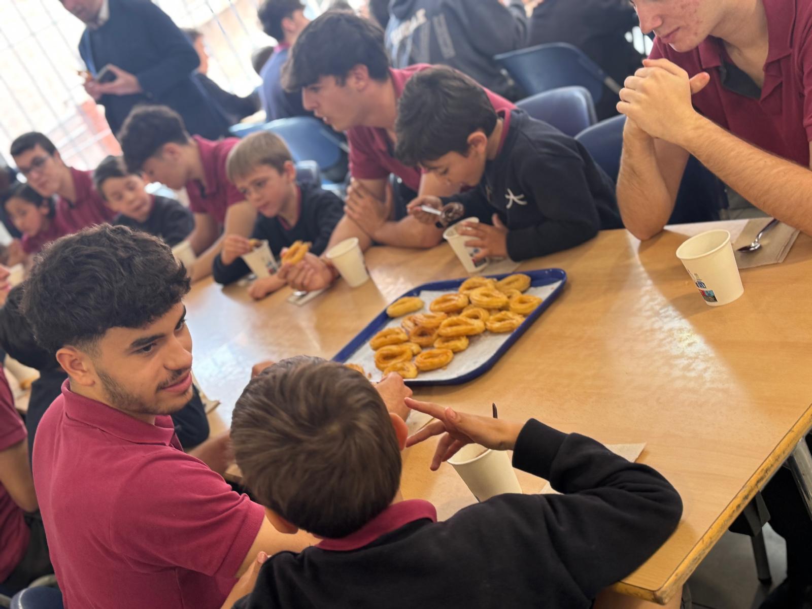 Chocolate con churros para cerrar un curso muy especial de apadrinamiento en Andel 6