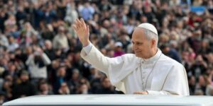 Papa León XIV durante su visita apostólica a España