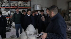 Alumnos de Quality Program durante ubna visita 5